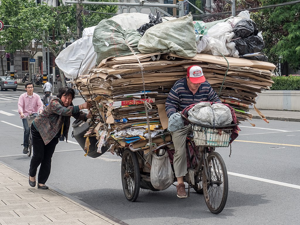 1024px Shanghai recycling transport tricycle Reinhold Moeller